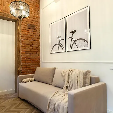 Romari коперника 19 Lviv