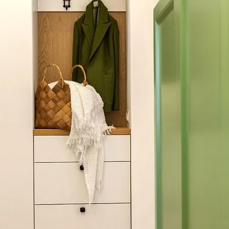 Romari коперника 19 Lviv