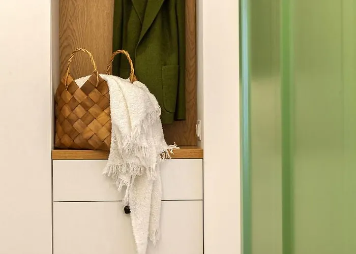 Romari коперника 19 Lviv