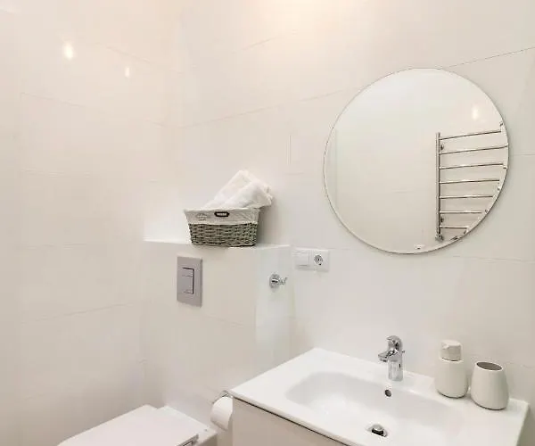 Romari коперника 19 * Leópolis