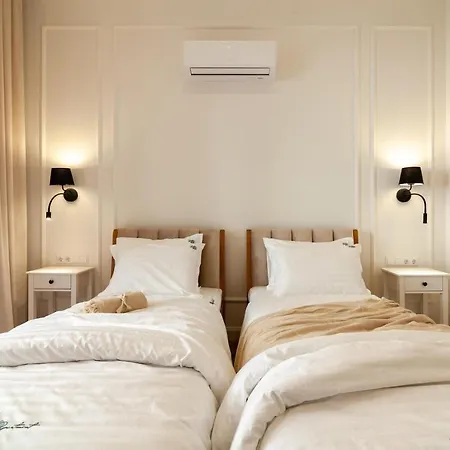 Romari коперника 19 Apartman Lviv